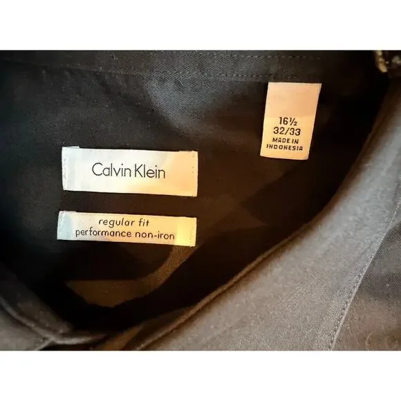 Calvin Klein Regular Fit Performance Non-Iron Shirt – Black – 16.5 / 32–33 - Picture 3 of 4